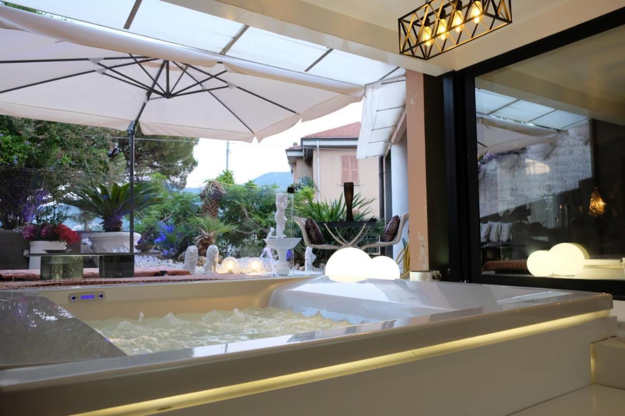 Last minute Garden&jacuzzi,the most gorgeus ! La Spezia Buitenkant foto